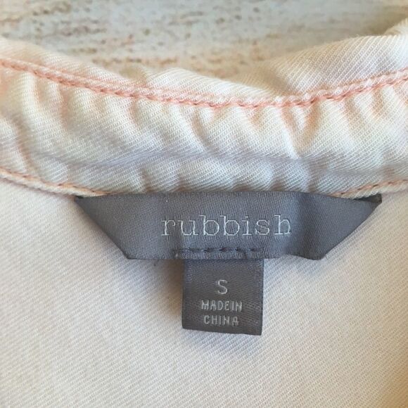 RUBBISH BUTTON FRONT TOP IN FADED PINK - Picture 4 of 5